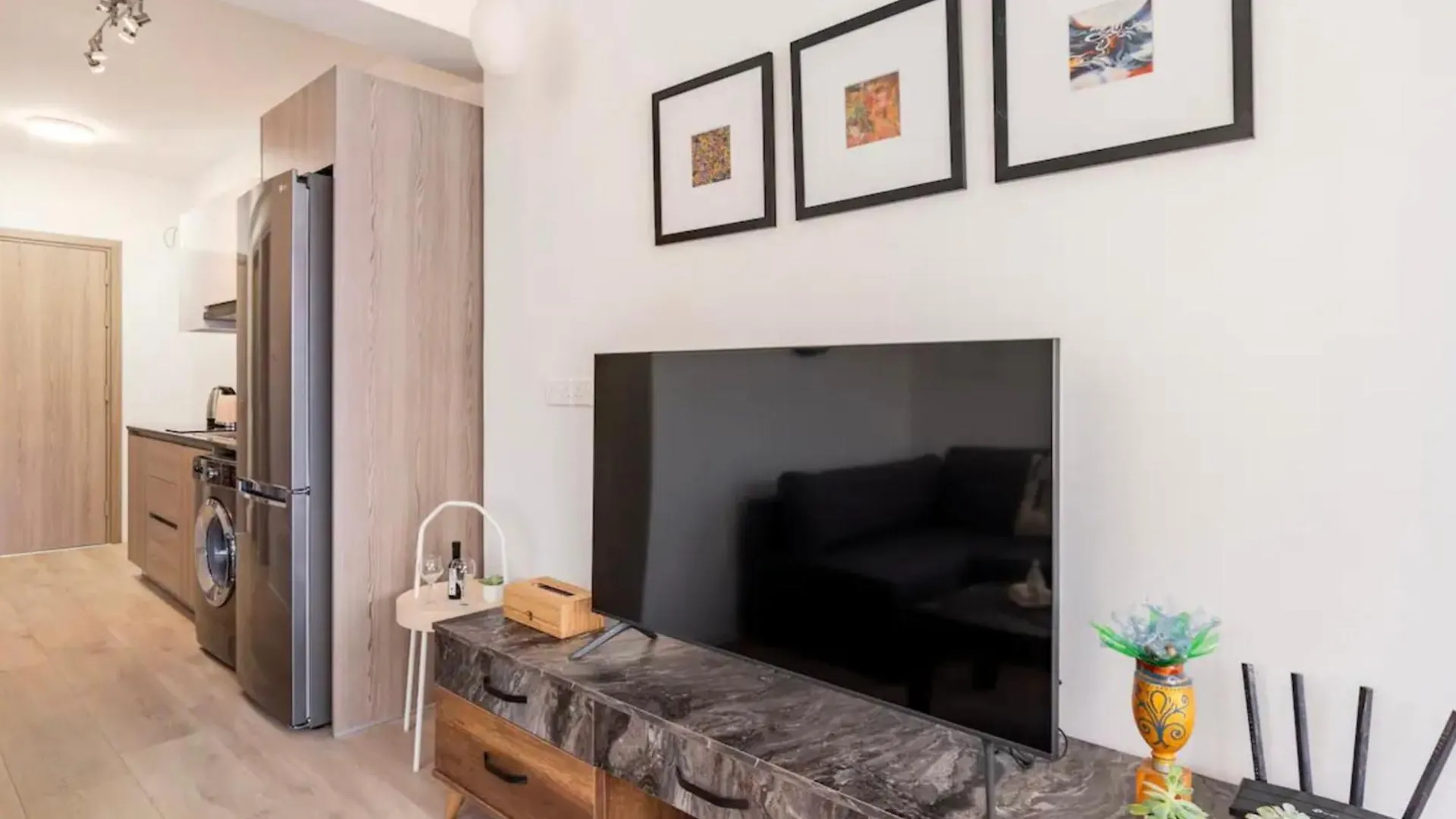 Le Voyageur Apartment Larnaca Cyprus